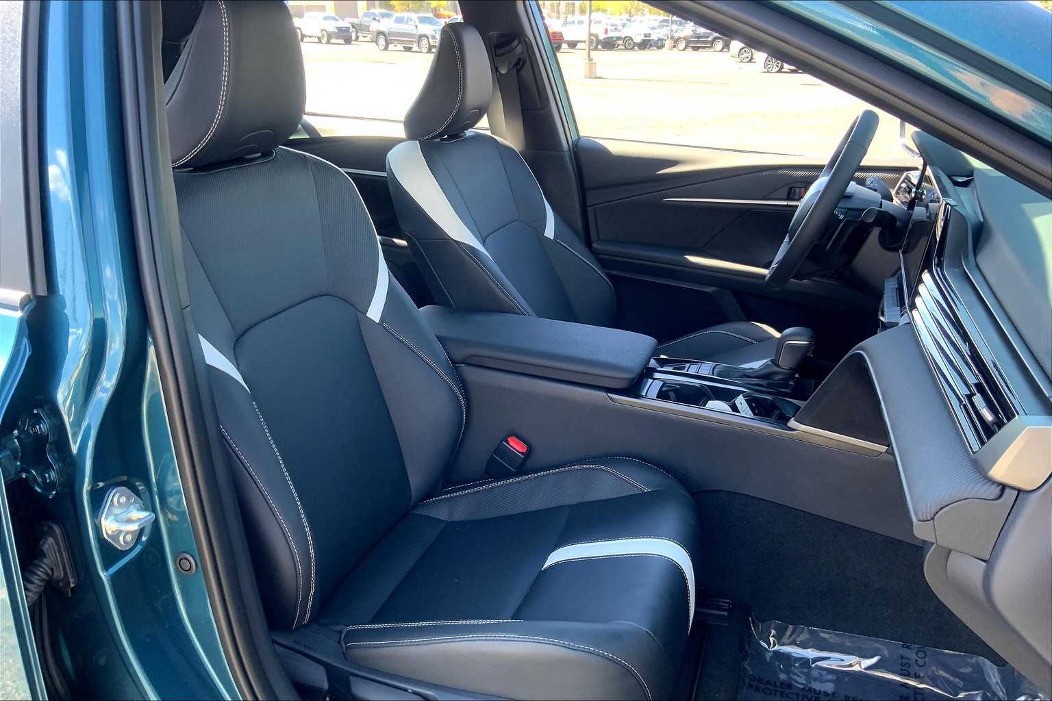 2025 Toyota Camry SE photo 7