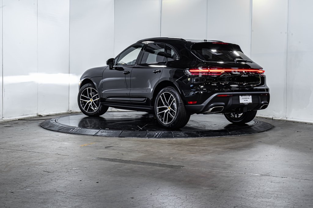 2025 Porsche Macan T photo 3