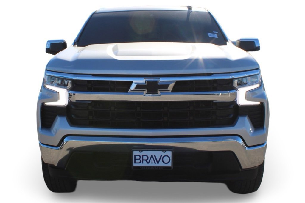 2022 Chevrolet Silverado 1500 LT photo 2