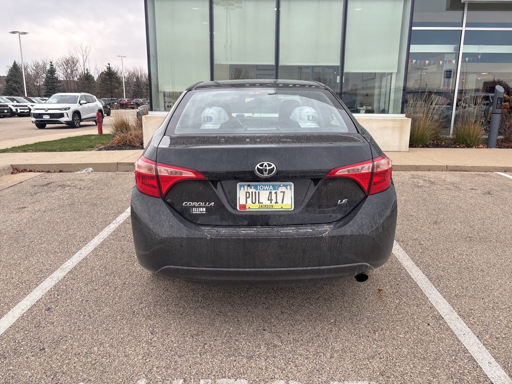 2017 Toyota Corolla L photo 2