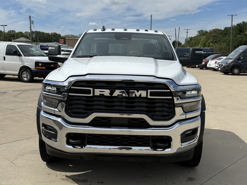 2026 Ram 5500 Tradesman photo 2