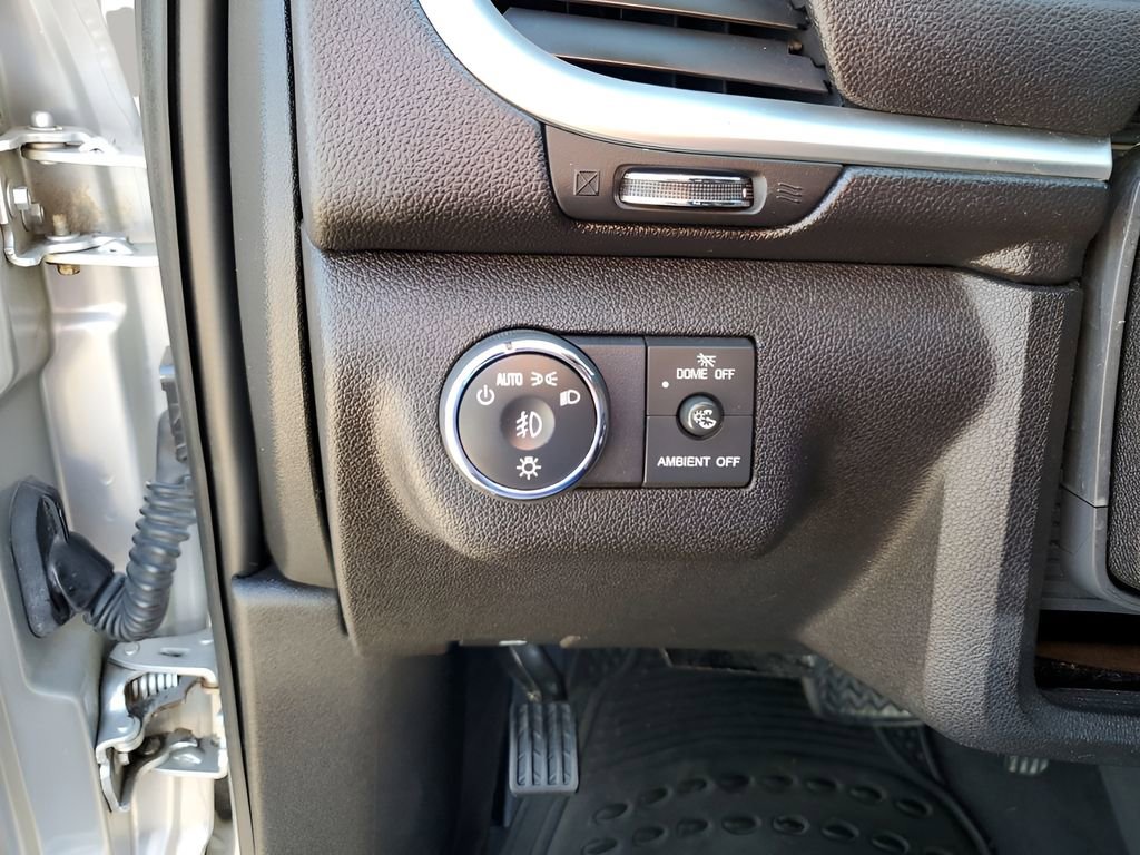 2013 Chevrolet Traverse 2LT photo 29
