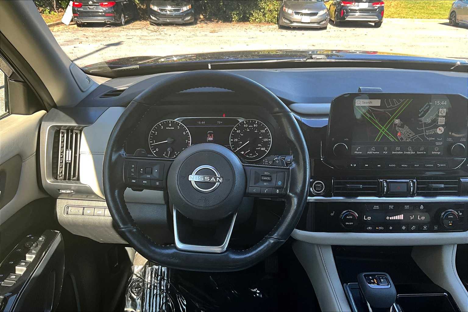 2023 Nissan Pathfinder SL photo 5