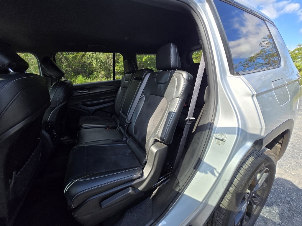 2024 Jeep Grand Cherokee Altitude photo 4