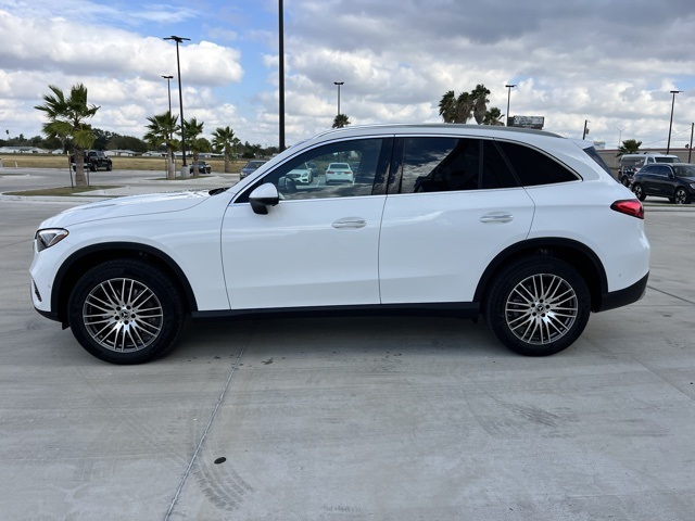 2026 Mercedes Benz GLC 300 photo 4