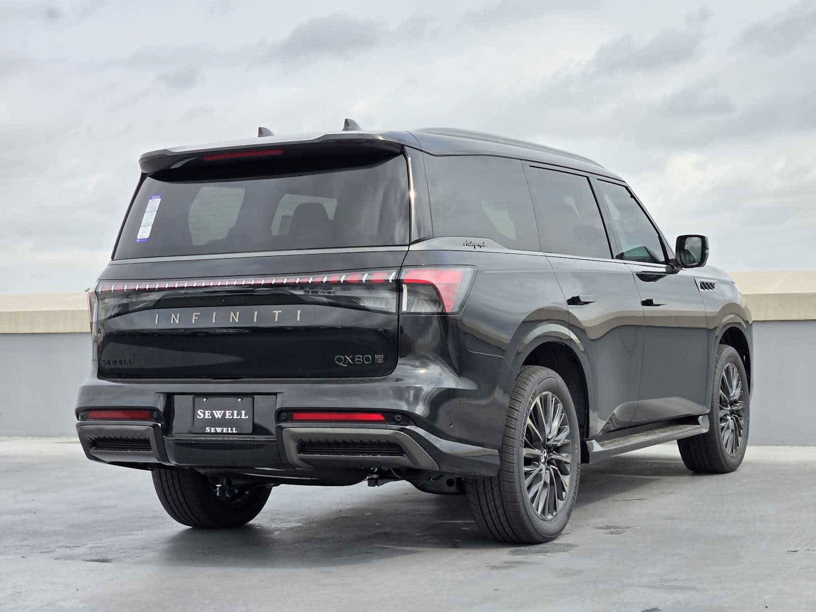 2025 Infiniti QX80 photo 4