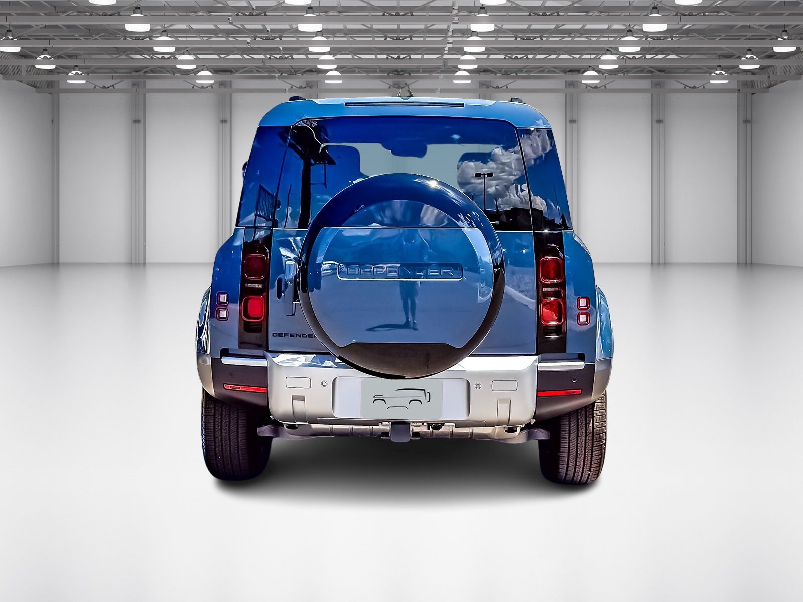 2025 Land Rover Defender 110 S photo 4
