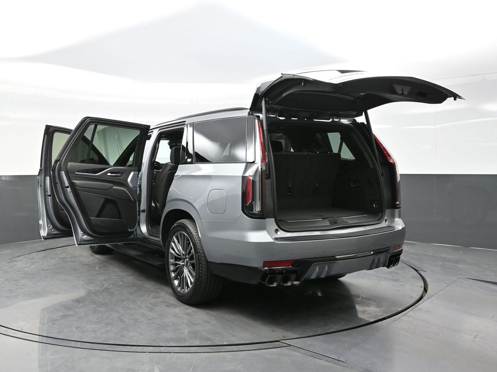 2023 Cadillac Escalade V-Series photo 36