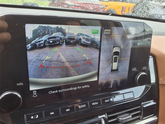2023 Nissan Pathfinder Platinum photo 22