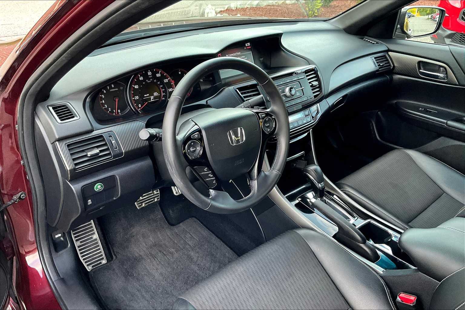 2017 Honda Accord Sport photo 8