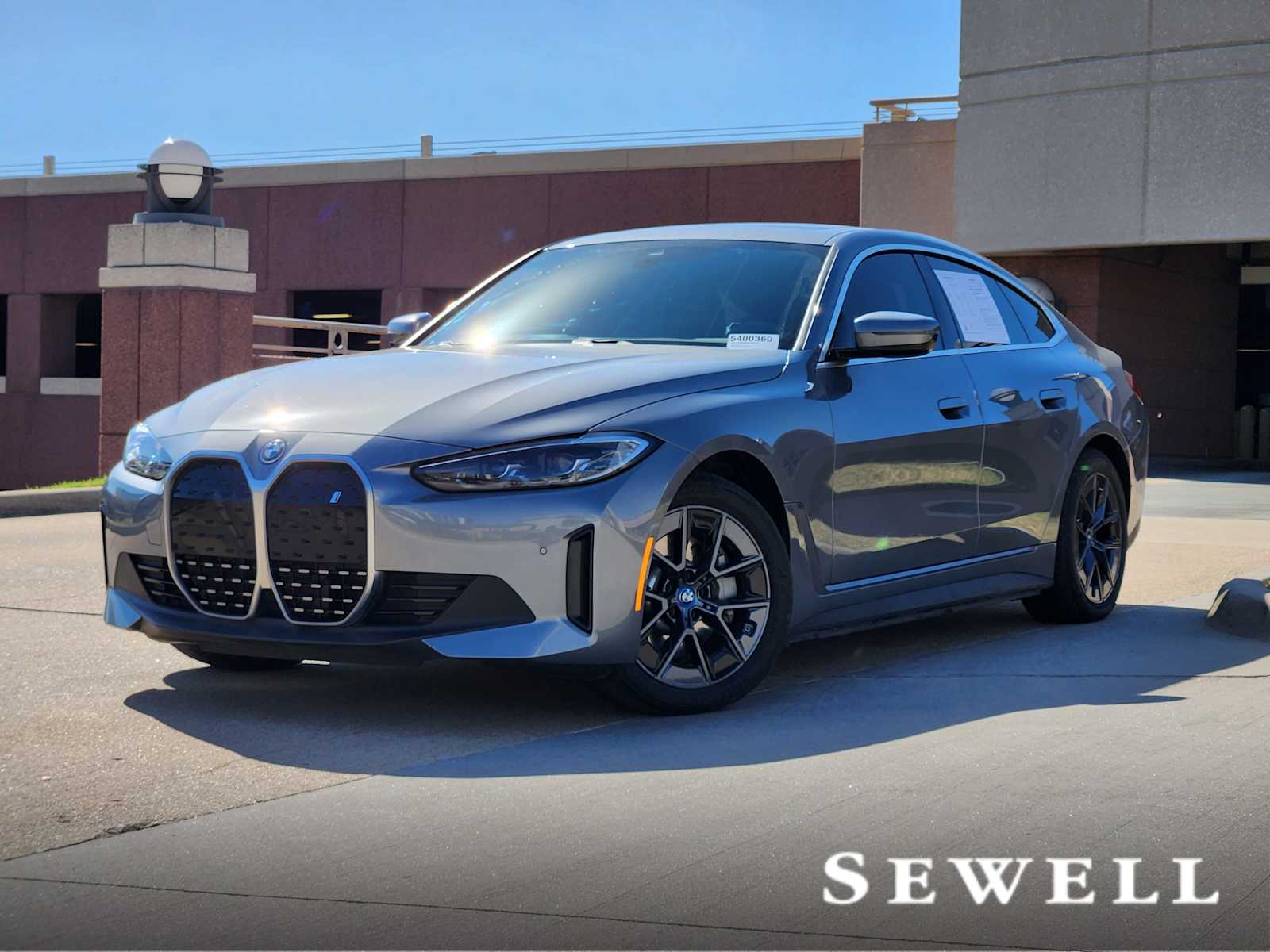 2024 BMW i4 35's photo