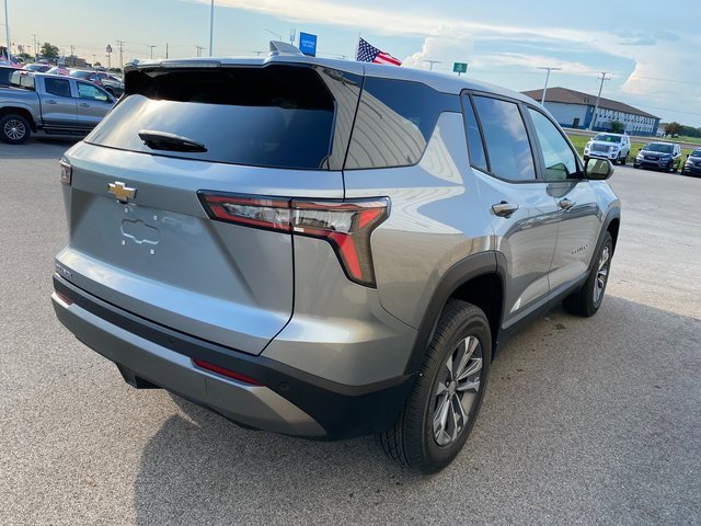 2026 Chevrolet Equinox LT photo 4