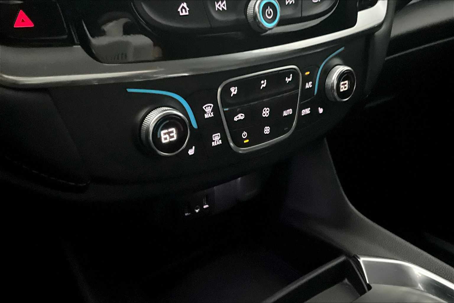 2021 Chevrolet Traverse Cloth photo 29