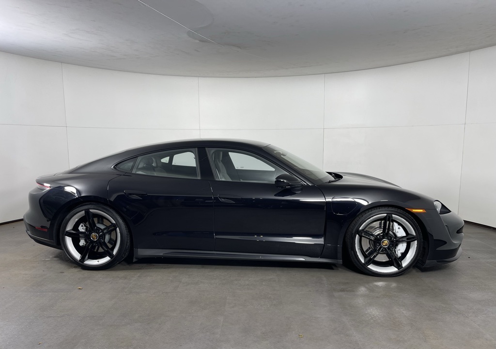 2024 Porsche Taycan Turbo photo 8