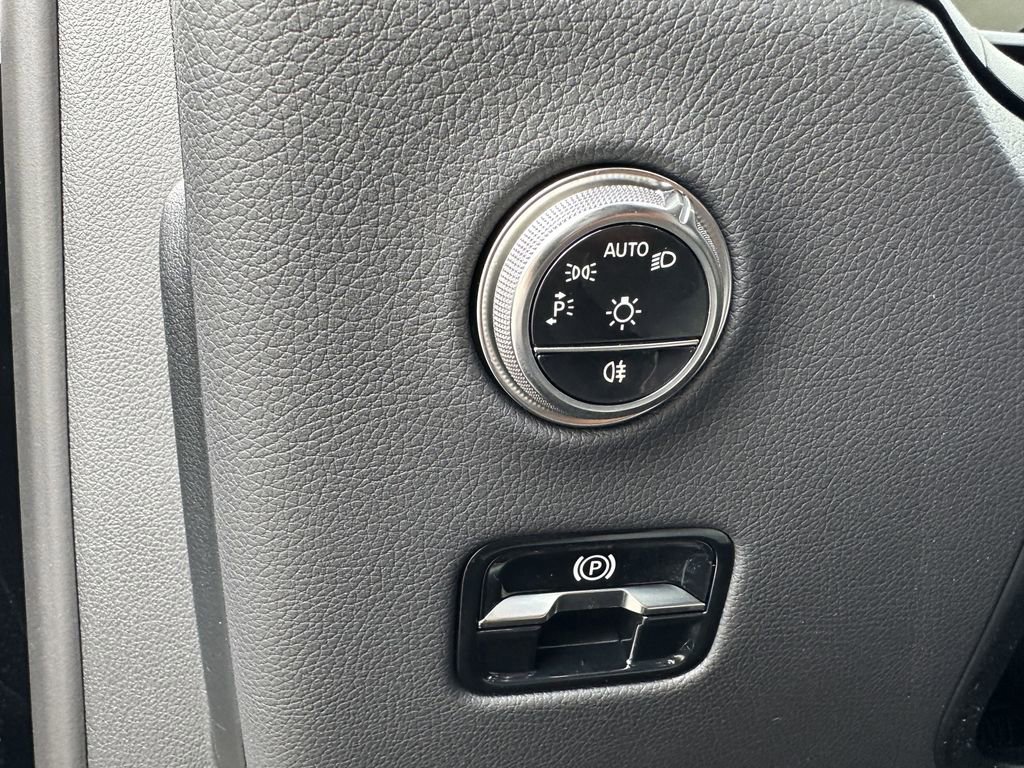2025 Mercedes Benz GLC 350e 4MATIC photo 34