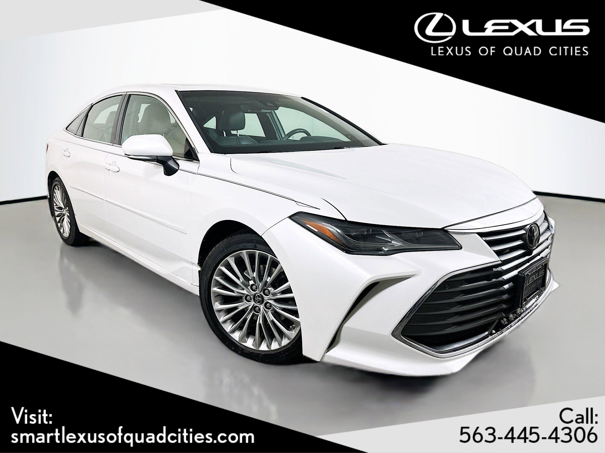 2019 Toyota Avalon Limited's photo