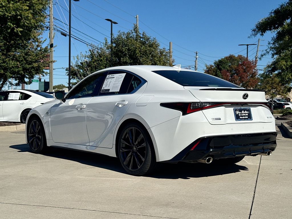 2021 Lexus IS 350 F SPORT photo 4