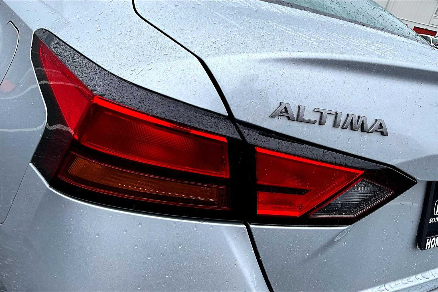 2023 Nissan Altima 2.5 SR photo 27