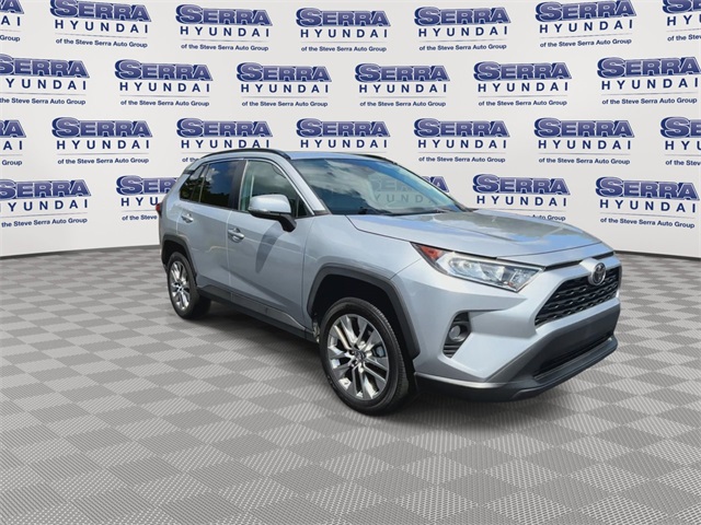 2019 Toyota RAV4 XLE Premium photo 3