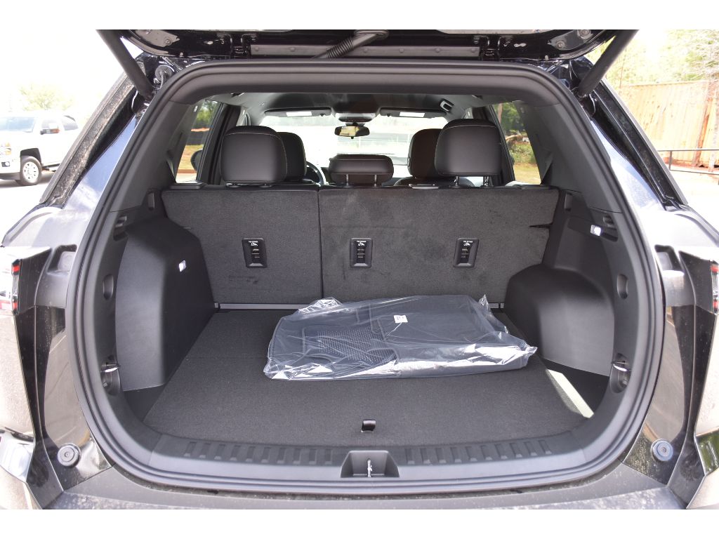 2025 Chevrolet Equinox LT photo 13
