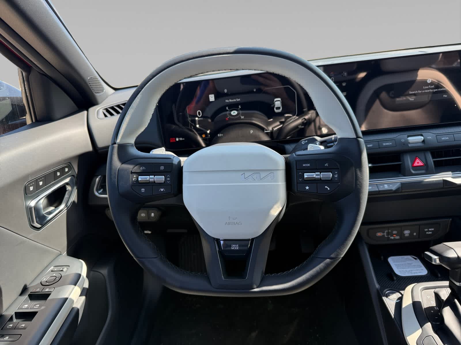 2025 Kia K4 GT-Line photo 11