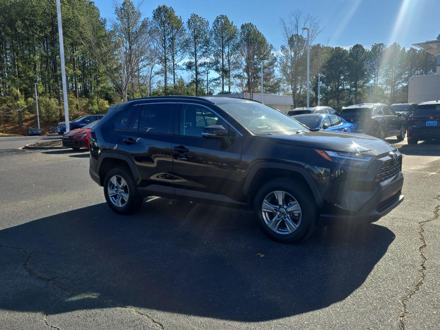 2024 Toyota RAV4 XLE's photo