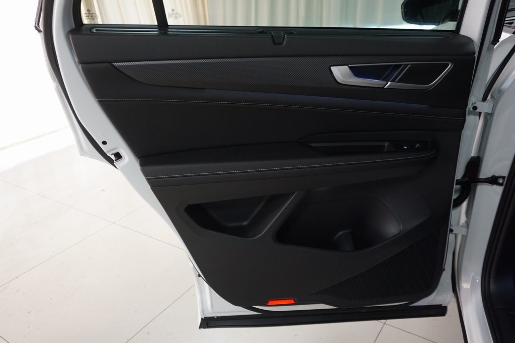 2025 Volkswagen Atlas Cross Sport SEL R-Line photo 27