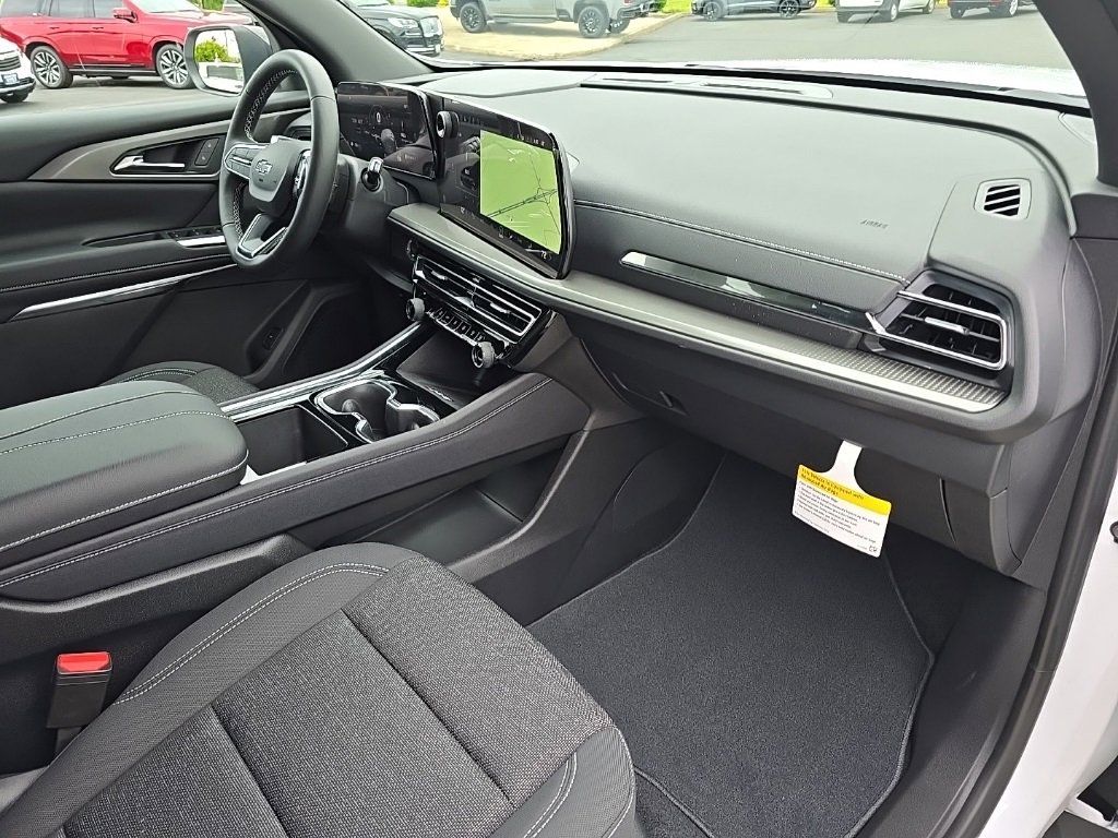 2025 Chevrolet Traverse photo 30