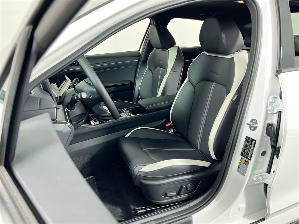 2026 Kia K5 GT-Line photo 12