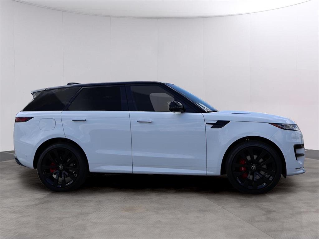 2025 Land Rover Range Rover Sport SE photo 4