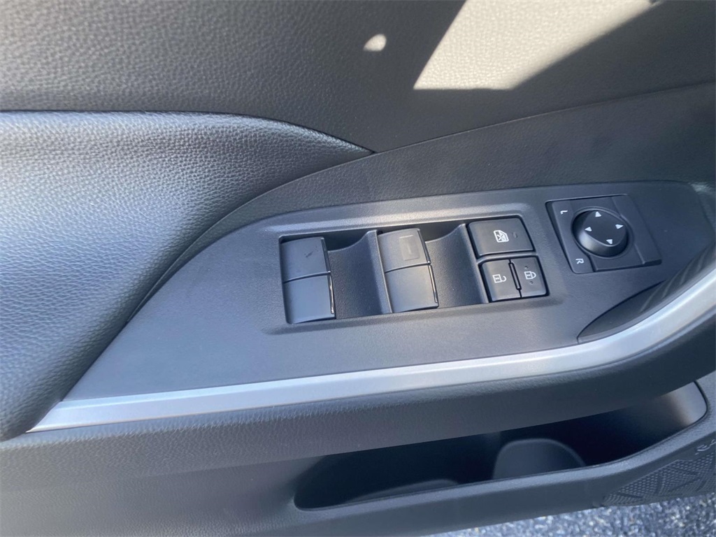 2025 Toyota RAV4 Hybrid LE photo 13