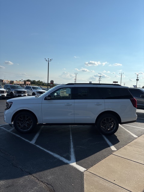 2025 Ford Expedition Platinum photo 4