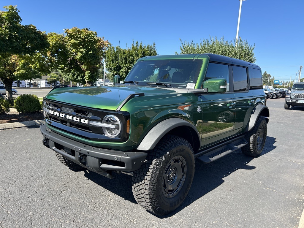 2024 Ford Bronco Outer Banks photo 3
