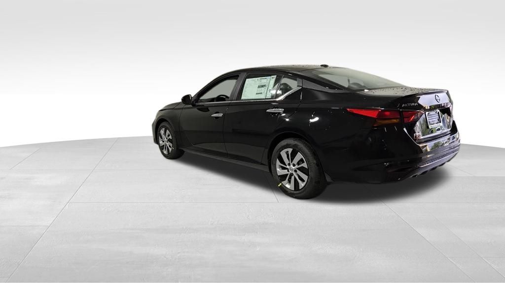 2025 Nissan Altima 2.5 S photo 3