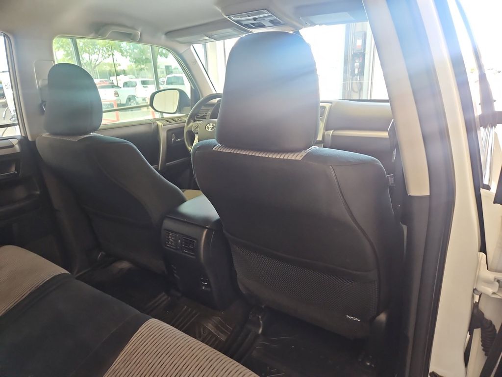 2018 Toyota 4Runner SR5 photo 14