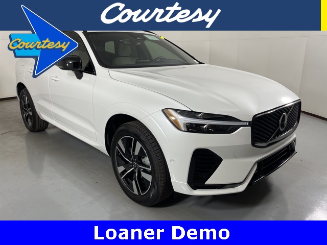 2026 Volvo XC60 Plus's photo