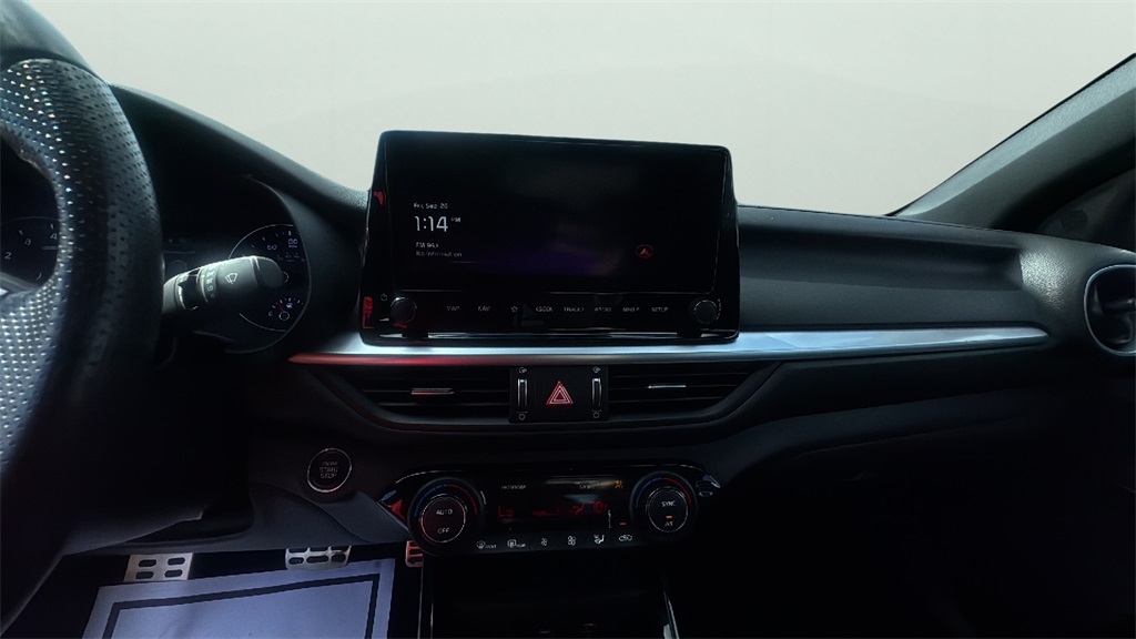 2023 Kia Forte GT-Line photo 9
