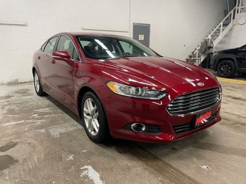 2013 Ford Fusion SE's photo