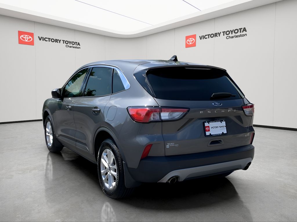 2022 Ford Escape SE photo 4