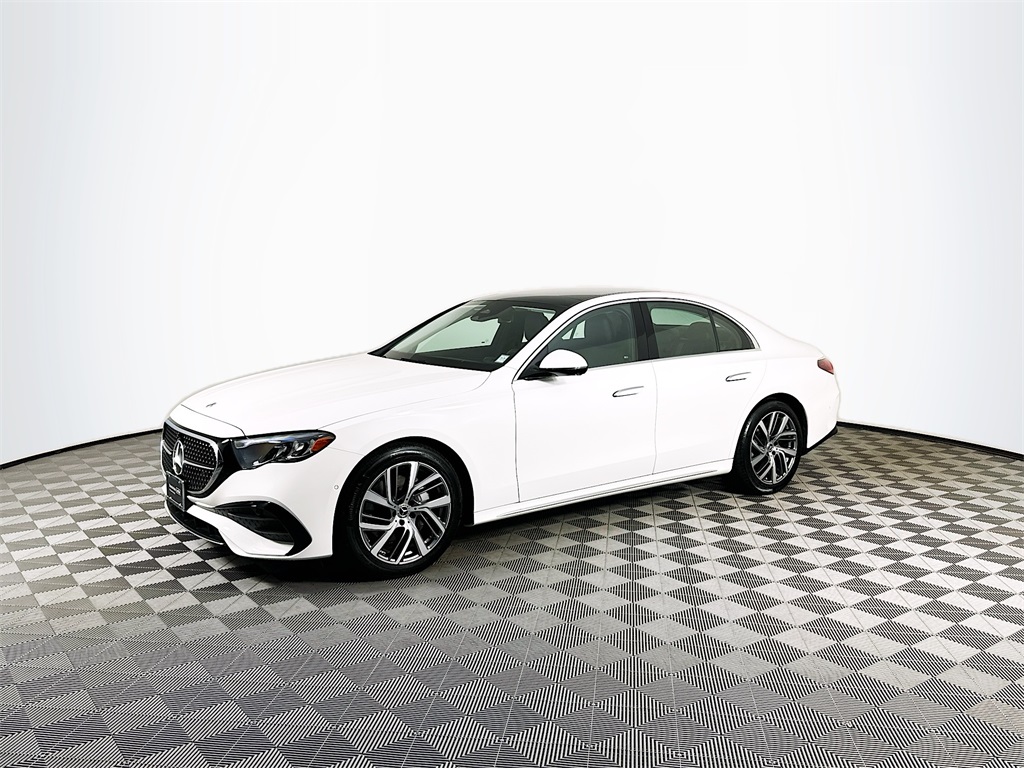 2025 Mercedes Benz E 4MATIC photo 2