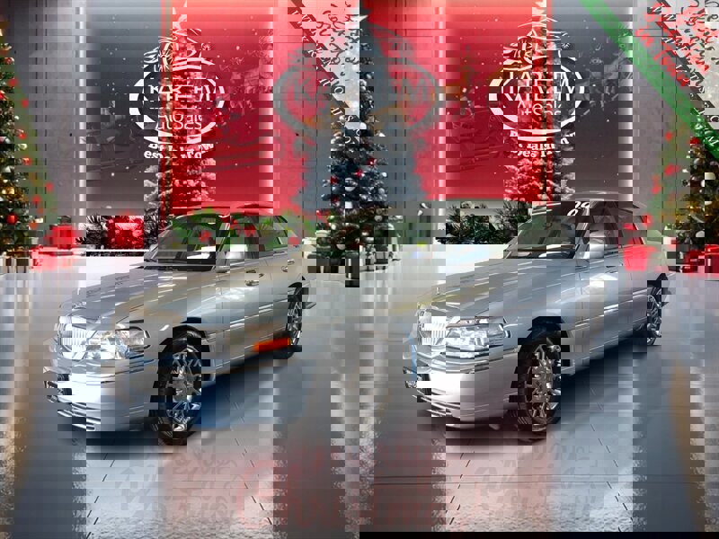 2009 Lincoln Town Car Signature Limited's photo