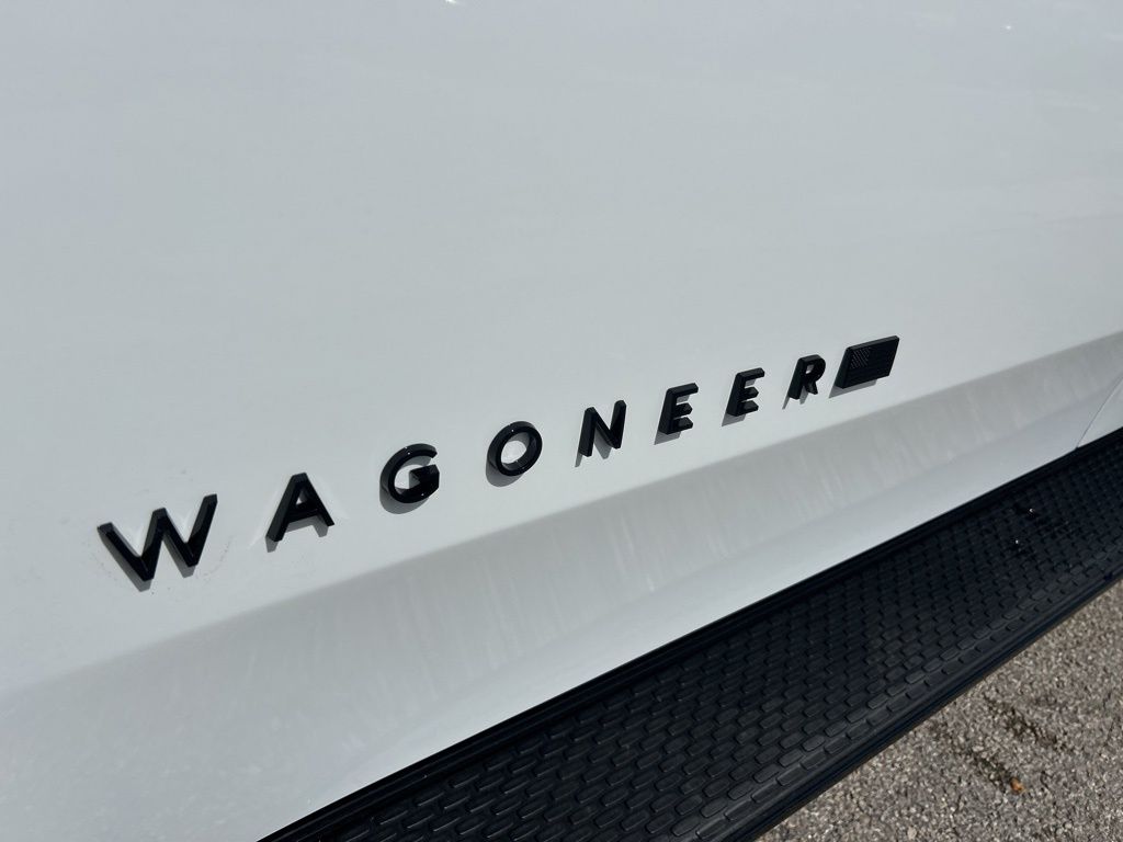 2025 Jeep Wagoneer Series II photo 17