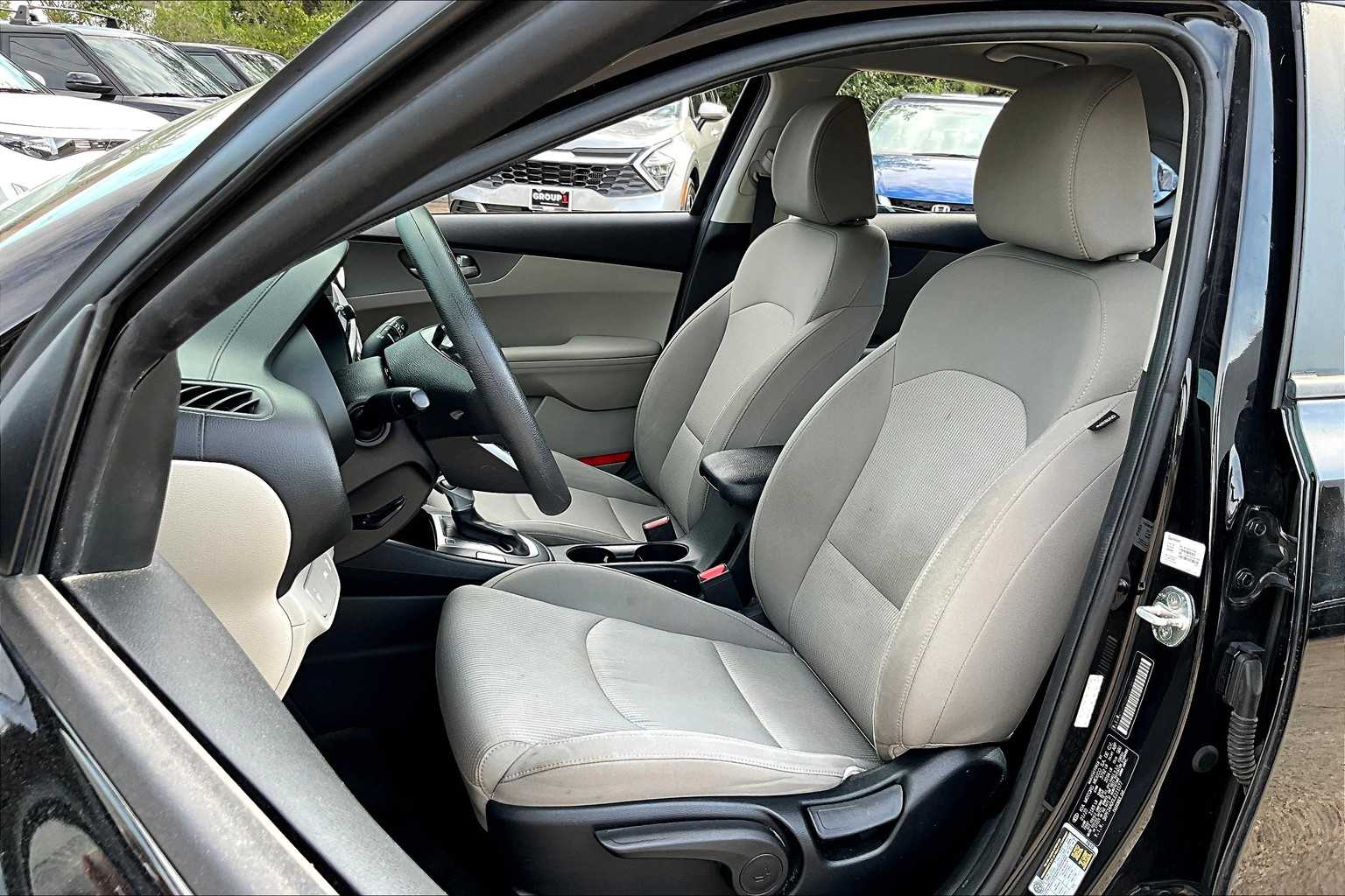 2020 Kia Forte FE LXS photo 7