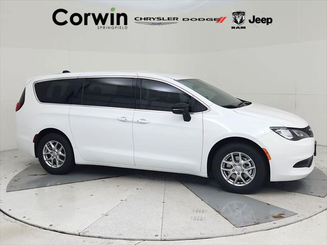 2026 Chrysler Voyager LX's photo