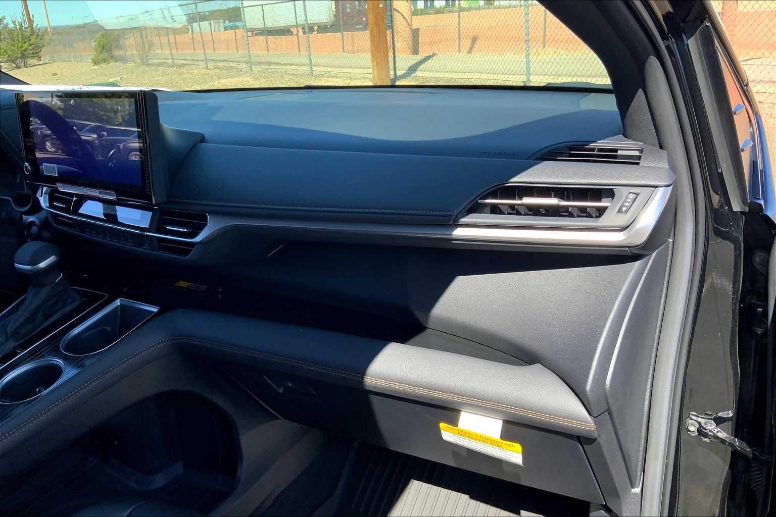2025 Toyota Sienna Woodland Edition photo 15