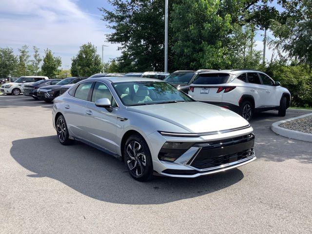 2025 Hyundai Sonata SEL photo 3