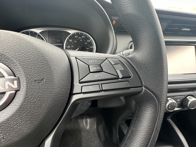 2025 Nissan Kicks Play S photo 11