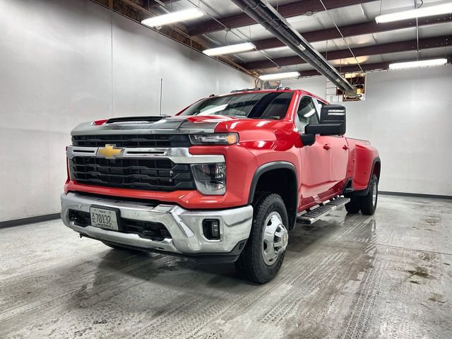 2025 Chevrolet Silverado 3500HD LT's photo
