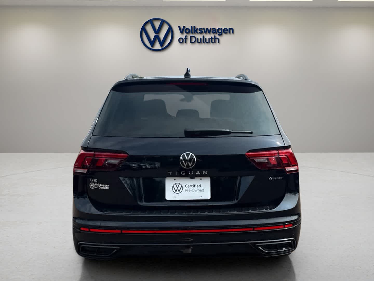 2023 Volkswagen Tiguan SE R-Line Black photo 4
