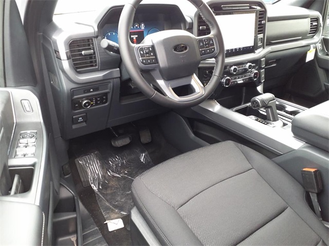 2025 Ford F-150 XLT photo 14